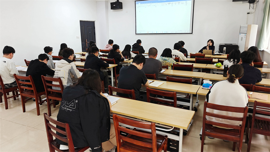 推荐汇聚名医资源,武科大临床医学同等学力申硕解锁医学深造新路径 推荐汇聚名医资源,武科大临床医学同等学力申硕解锁医学深造新路径